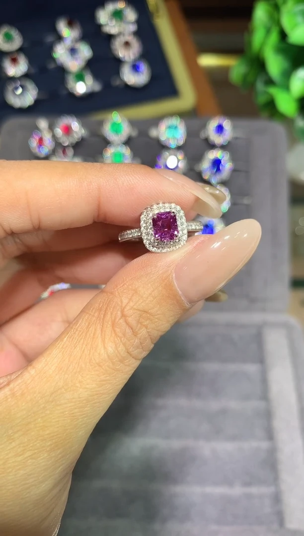 戒指蓝宝石18K金镶嵌1.03CT