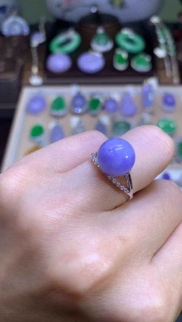 翡翠18K金镶嵌颈饰翡翠A货