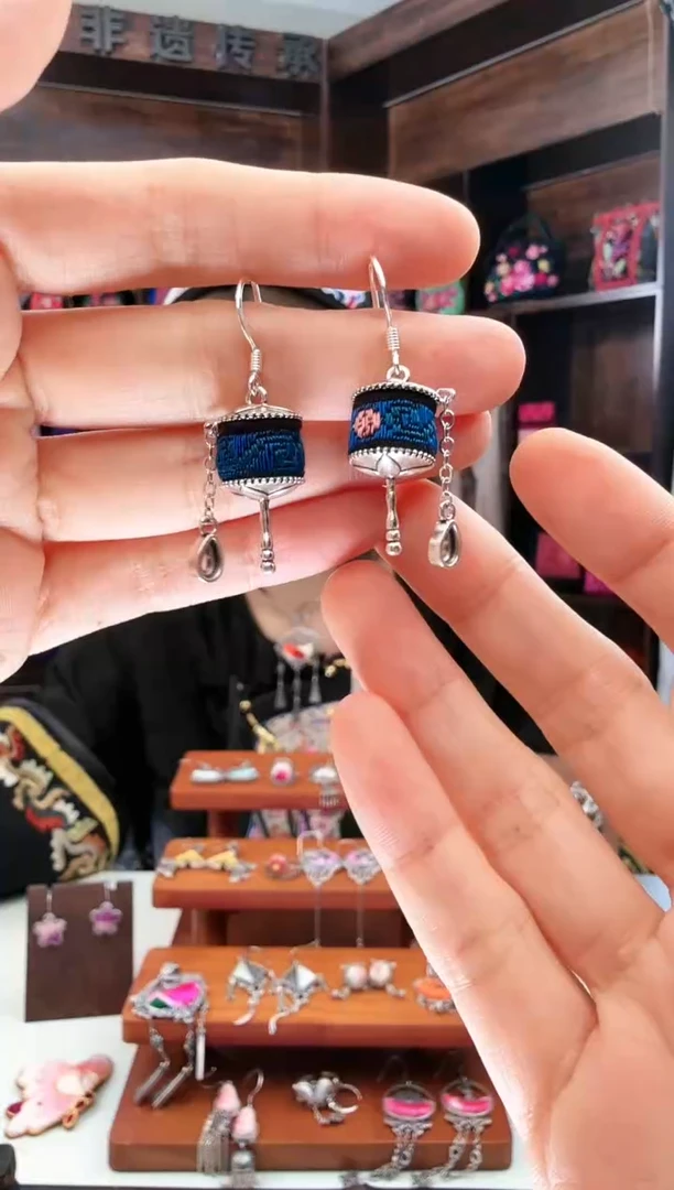 【闪购商品】织绣197蚩梦苗族古绣