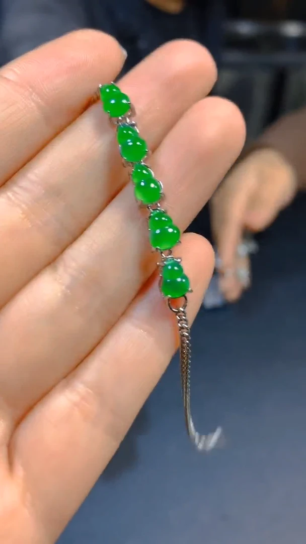 【闪购商品】翡翠手链未镶嵌0095537371多样性发一