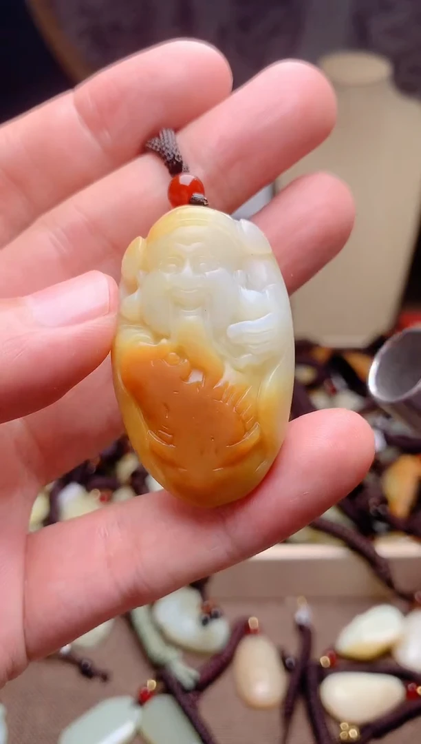 和田玉未镶嵌颈饰1