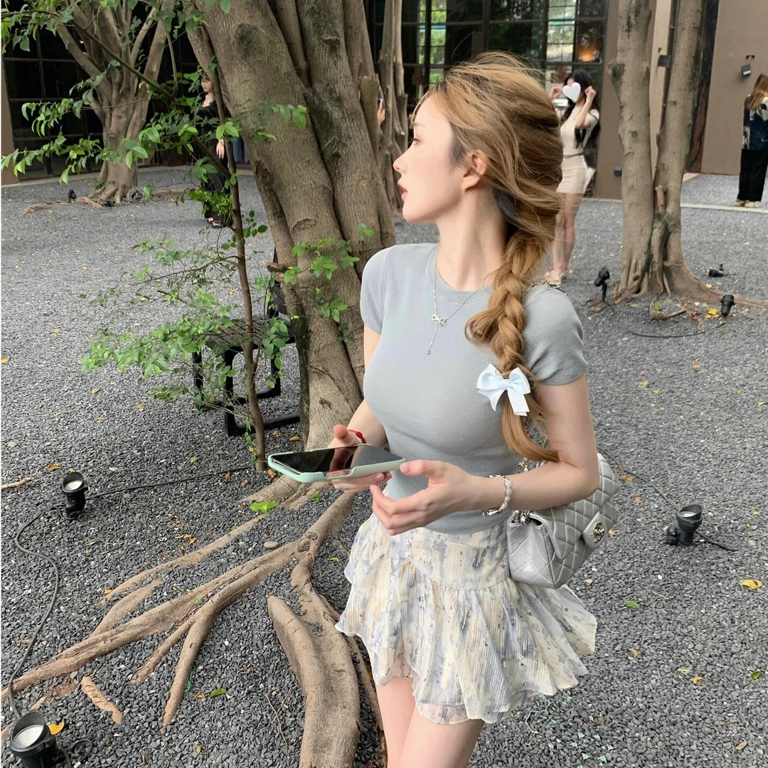 夏季新款时尚小个子茶系穿搭短袖t恤半身裙纯欲风辣妹两件套装女