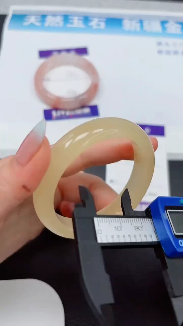 【闪购商品】石英质玉手镯未镶嵌16