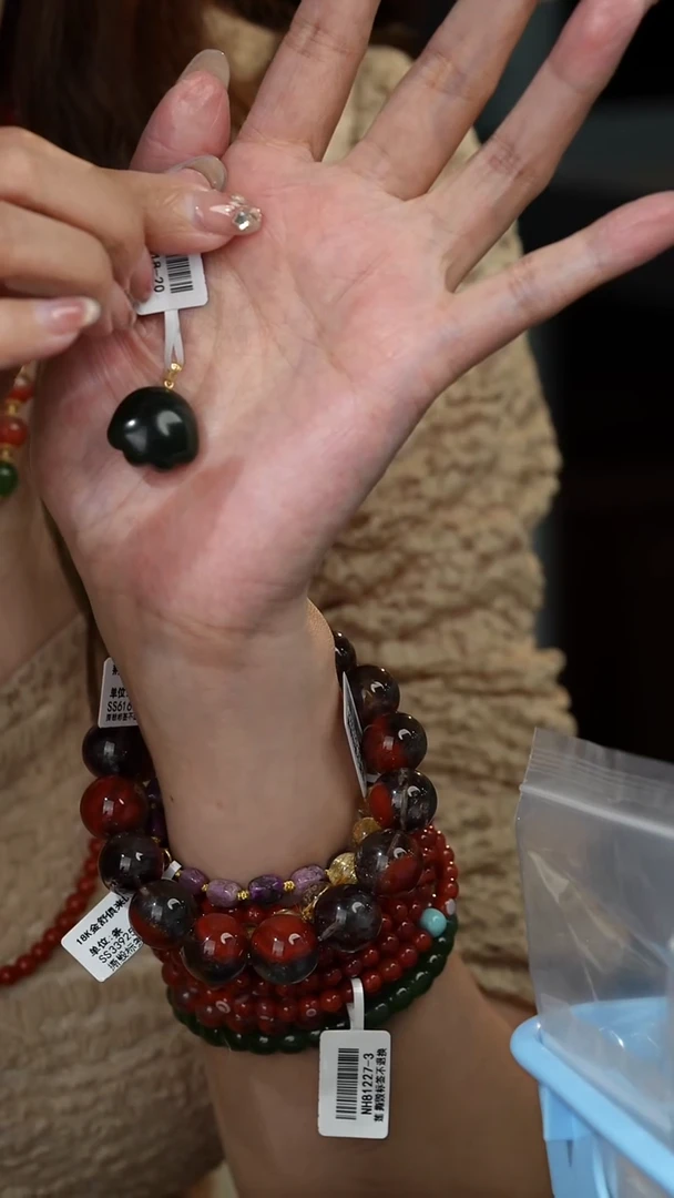 和田玉未镶嵌吊坠(不含链)K34（多样性发一个）