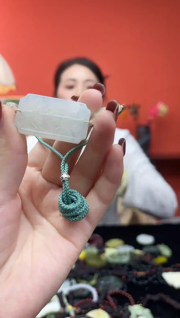 未镶嵌岫玉吊坠·