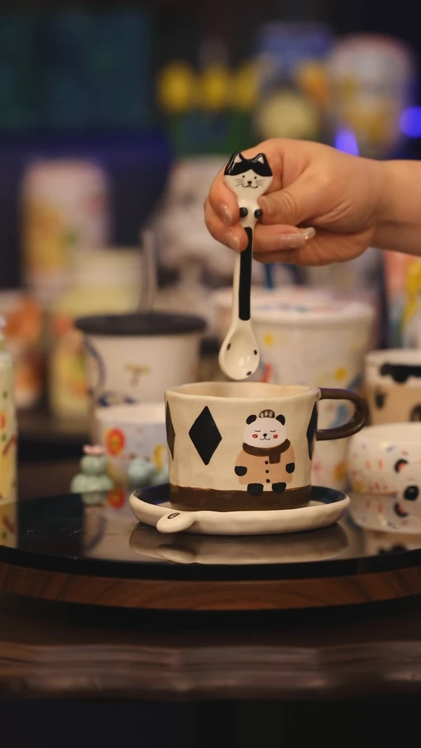 【闪购商品】摆件景德镇釉下彩绘设计师款式陶瓷