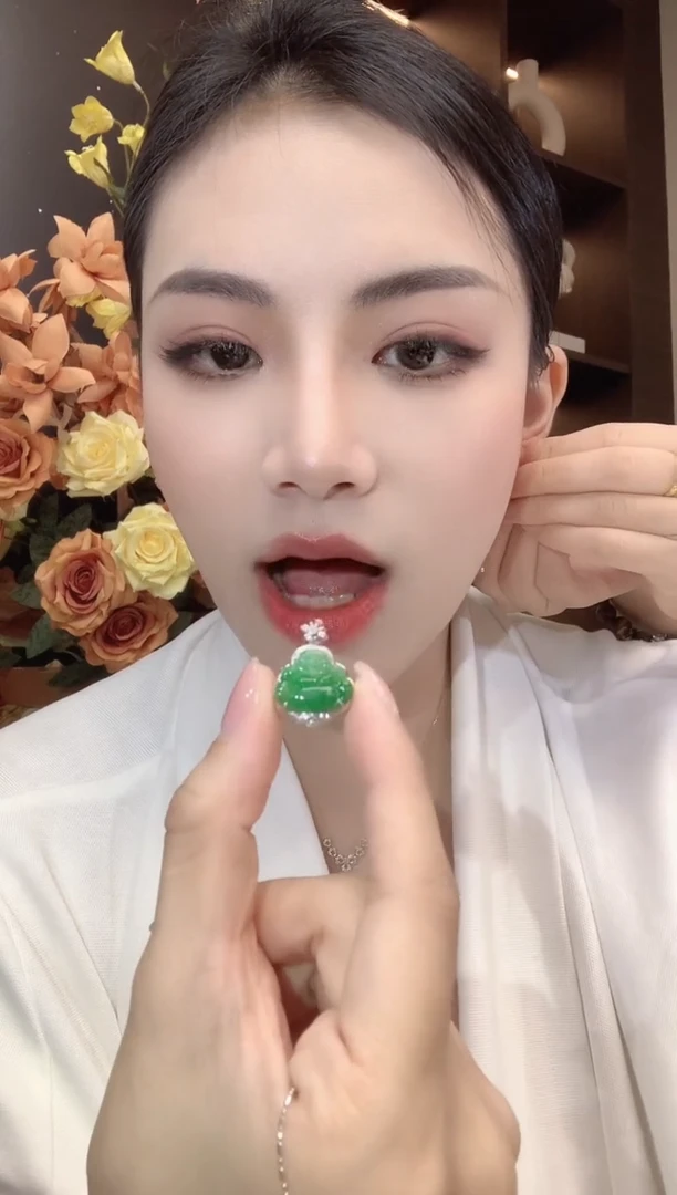 吊坠(不含链)18K金镶嵌翡翠A3 多样性发一件