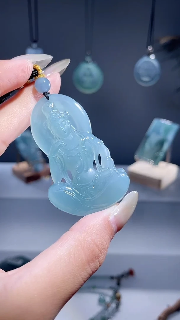 颈饰未镶嵌翡翠水月观音