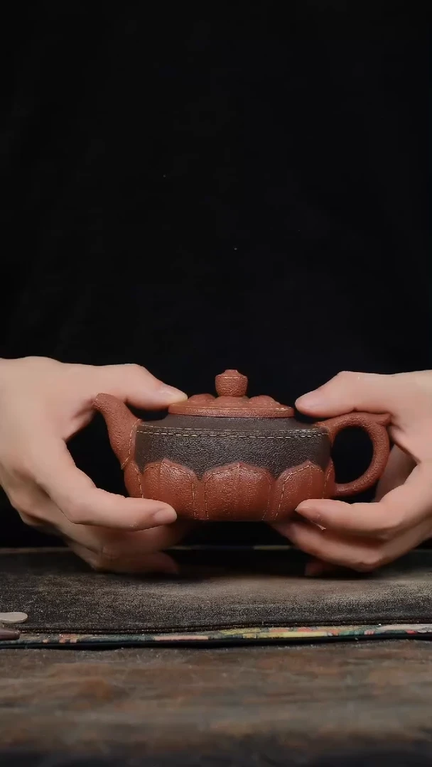 红降坡仿皮革莲花紫砂壶3423