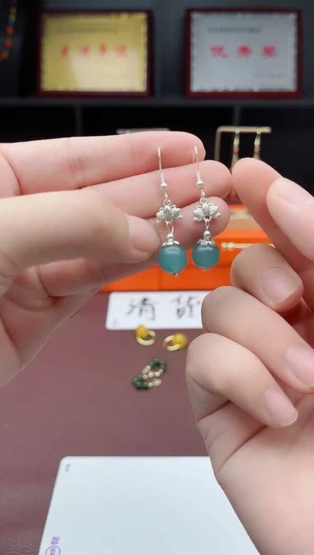 未镶嵌石英质玉（天山翠）耳饰237