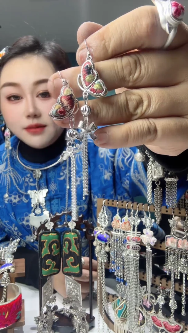 【闪购商品】刺绣纯手工苗绣非遗耳环