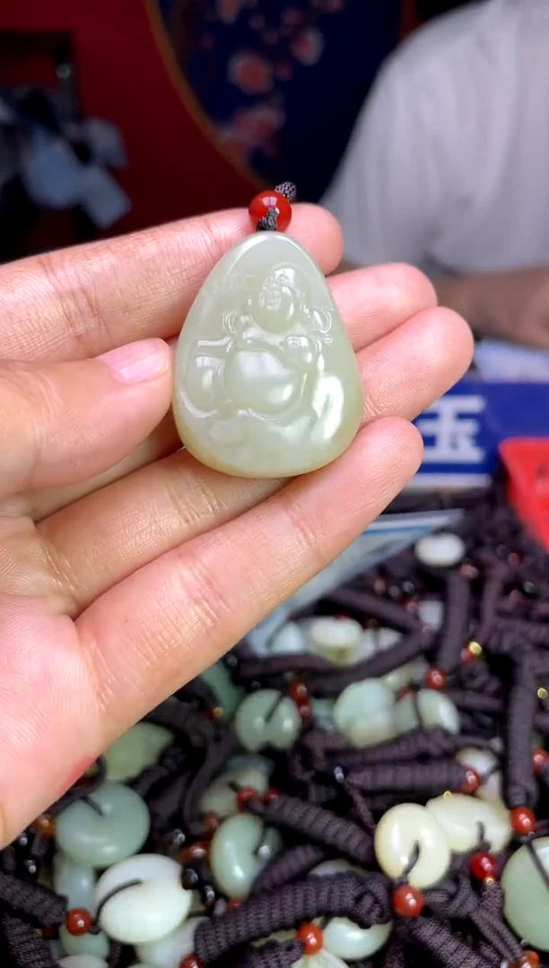 未镶嵌和田玉挂件1