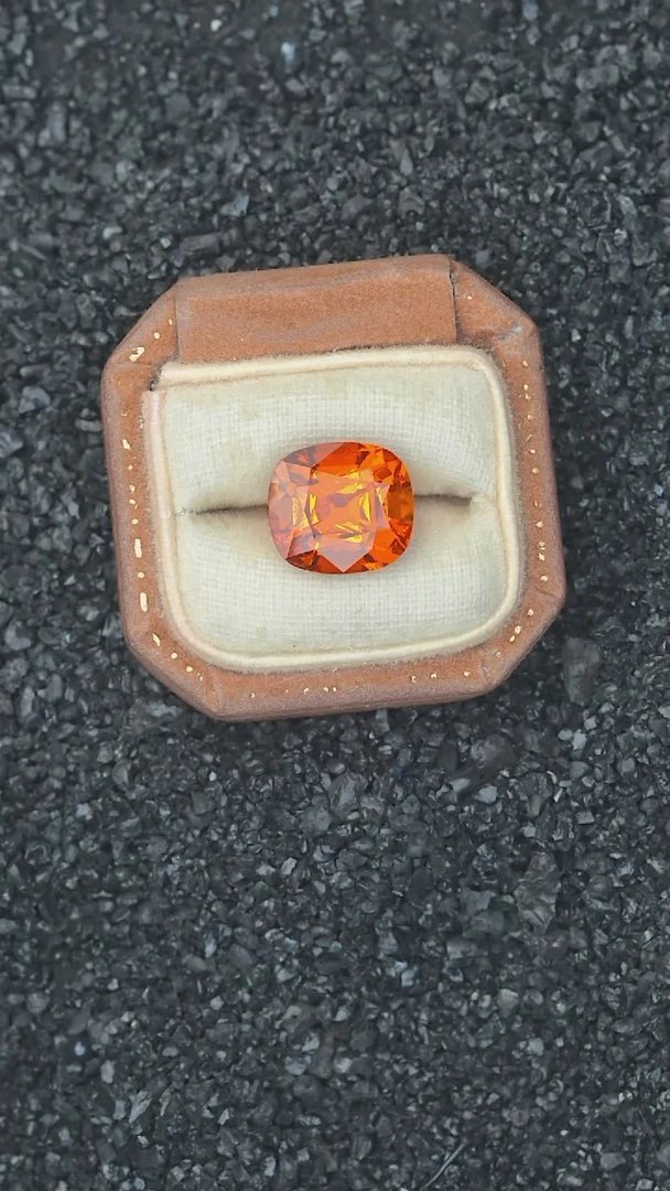 石榴石（芬达石）裸石未镶嵌6.3克拉