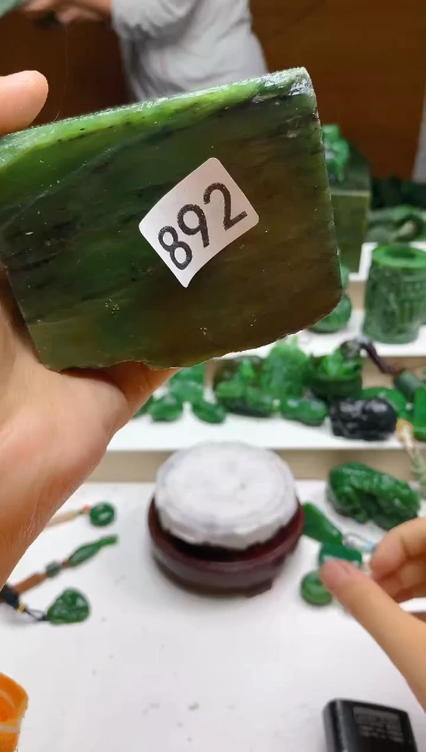 和田玉（碧玉）未镶嵌珠宝半成品0