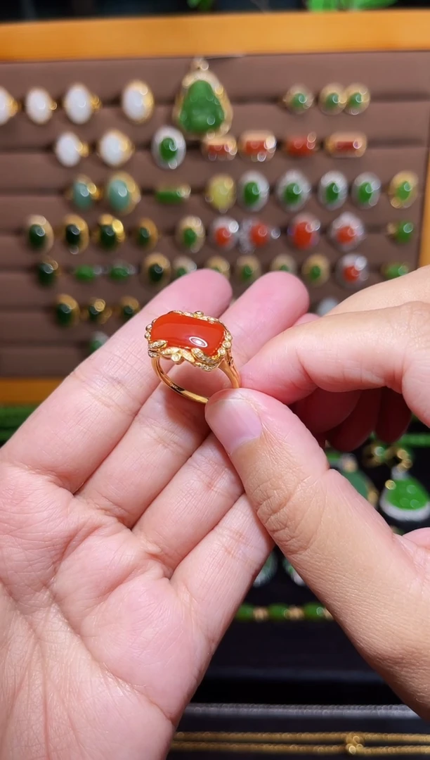 【闪购商品】南红玛瑙戒指18K金镶嵌南红厚金镶嵌马鞍戒指