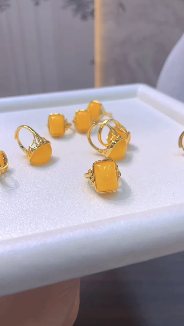 银S925镀金镶嵌蜜蜡戒指J97