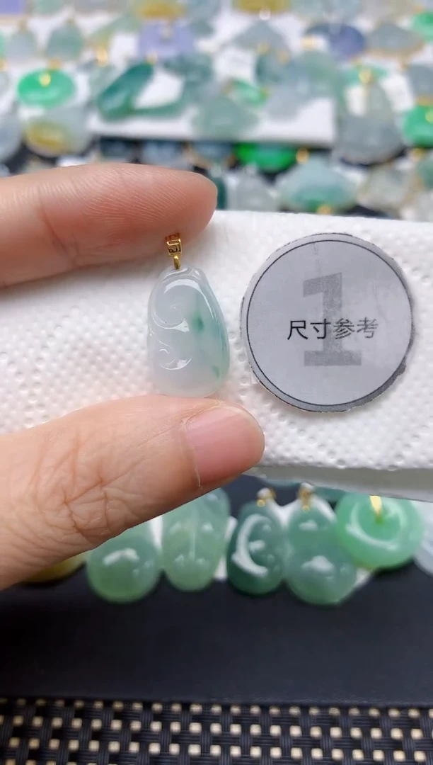 翡翠18K金镶嵌颈饰天然缅甸A货翡翠