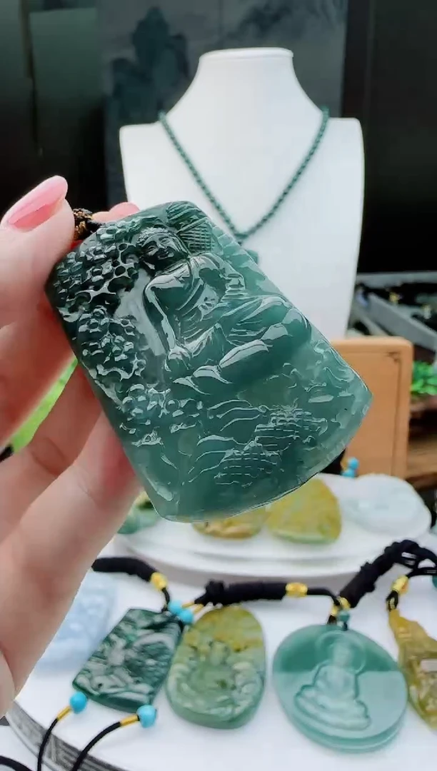 【闪购商品】翡翠颈饰未镶嵌11111111