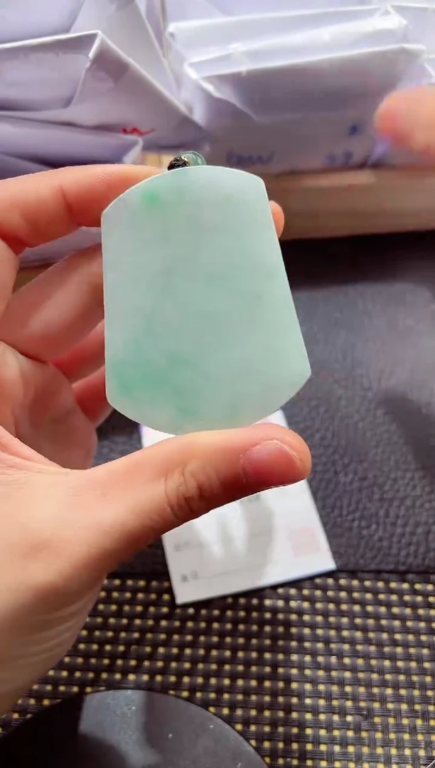 颈饰未镶嵌翡翠 000111