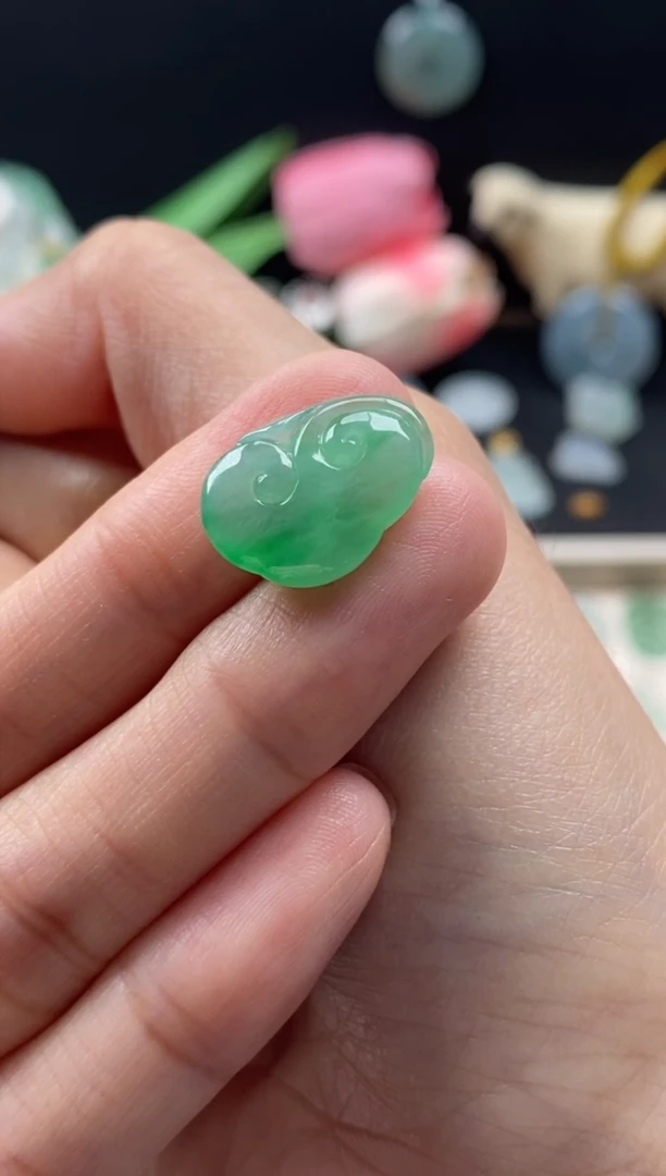 【闪购商品】翡翠颈饰未镶嵌翡翠果绿如意