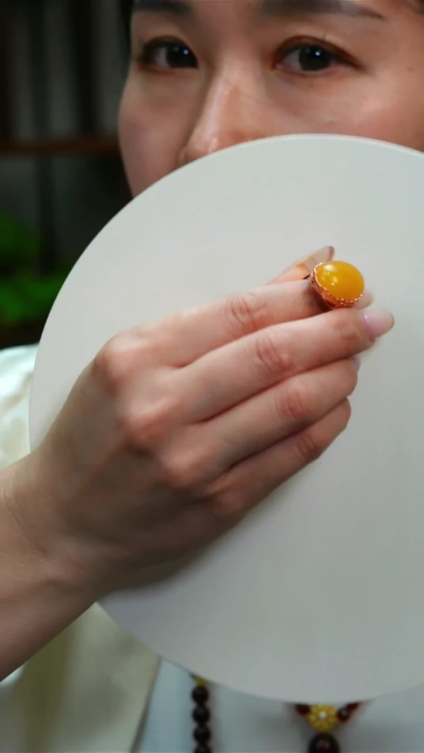 【闪购商品】琥珀戒指银S925镶嵌鸡油黄活口戒时尚精工