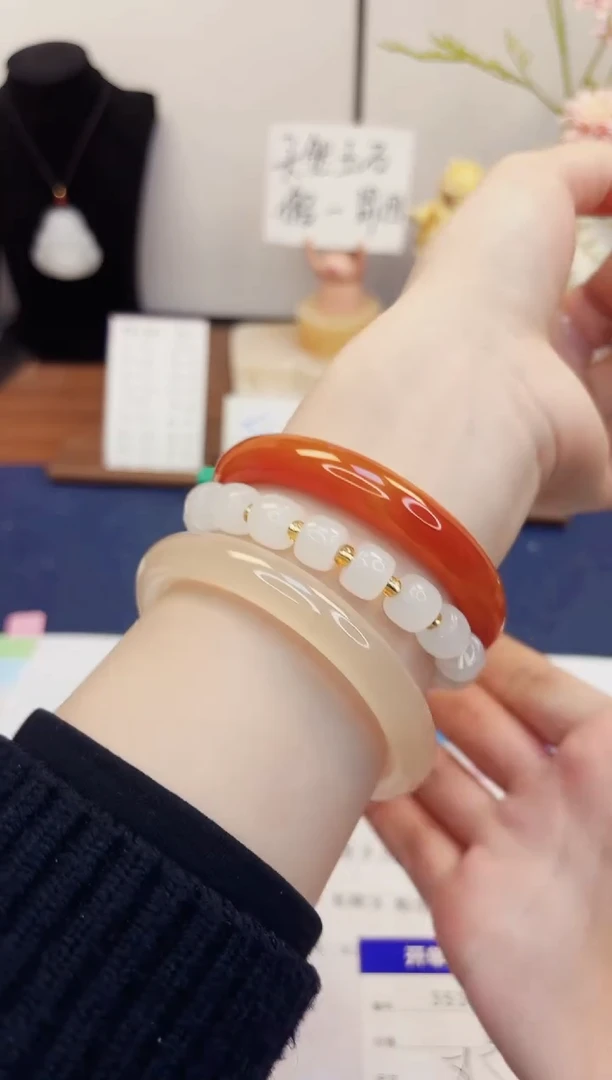 【闪购商品】石英质玉手镯未镶嵌353-玛瑙-圈口59