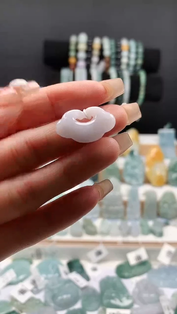 吊坠(不含链)未镶嵌翡翠75祥云如意锁