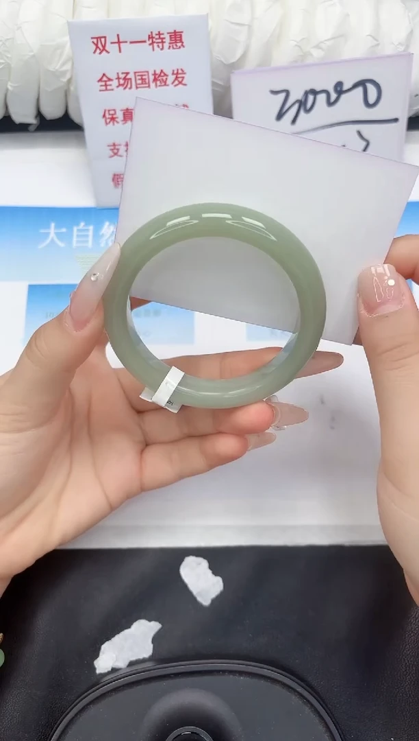 未镶嵌手镯石英质玉76-54