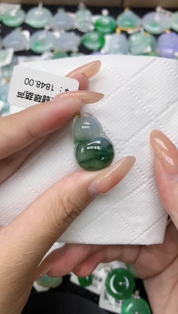 颈饰18K金镶嵌翡翠11111111111
