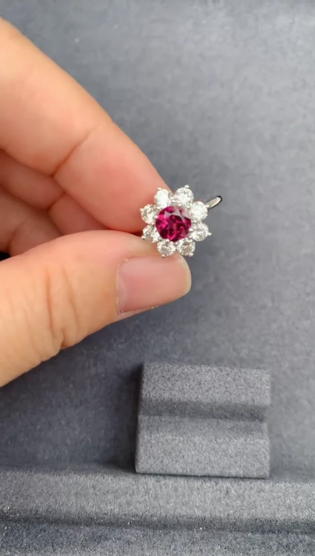 铂Pt950镶嵌戒指石榴石1ct 镁铝榴石戒指GA