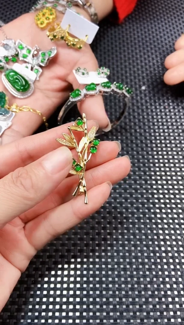 【闪购商品】翡翠吊坠(不含链)未镶嵌11111111