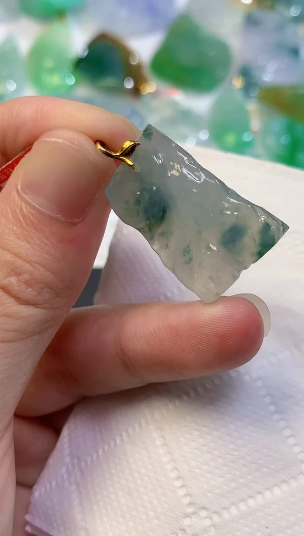 颈饰未镶嵌翡翠