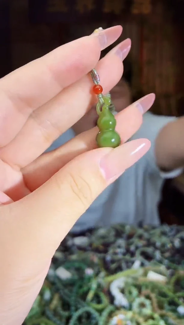 和田玉未镶嵌颈饰拍一发一