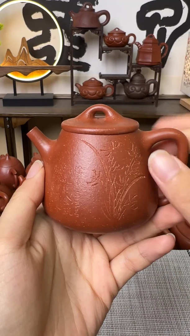 茶壶段泥红降坡高石瓢壶兰花刻200CC-甘来兵