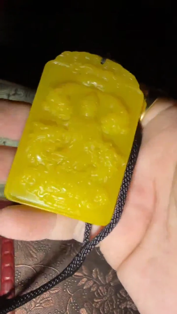 颈饰未镶嵌和田玉（黄玉）闪购高端商品链接