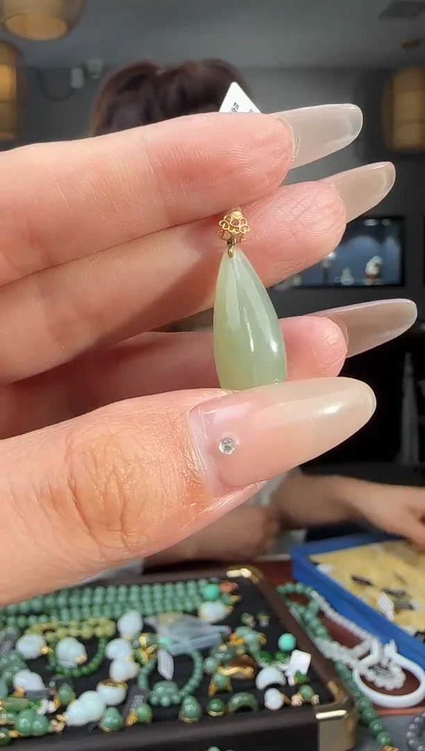 和田玉18K金镶嵌颈饰11
