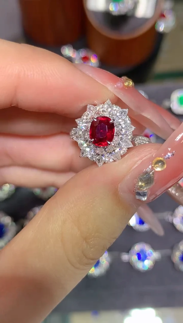 18K金镶嵌戒指红宝石1.08CT