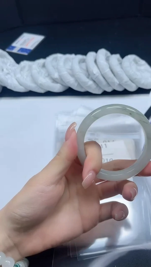 未镶嵌手镯石英质玉010-53