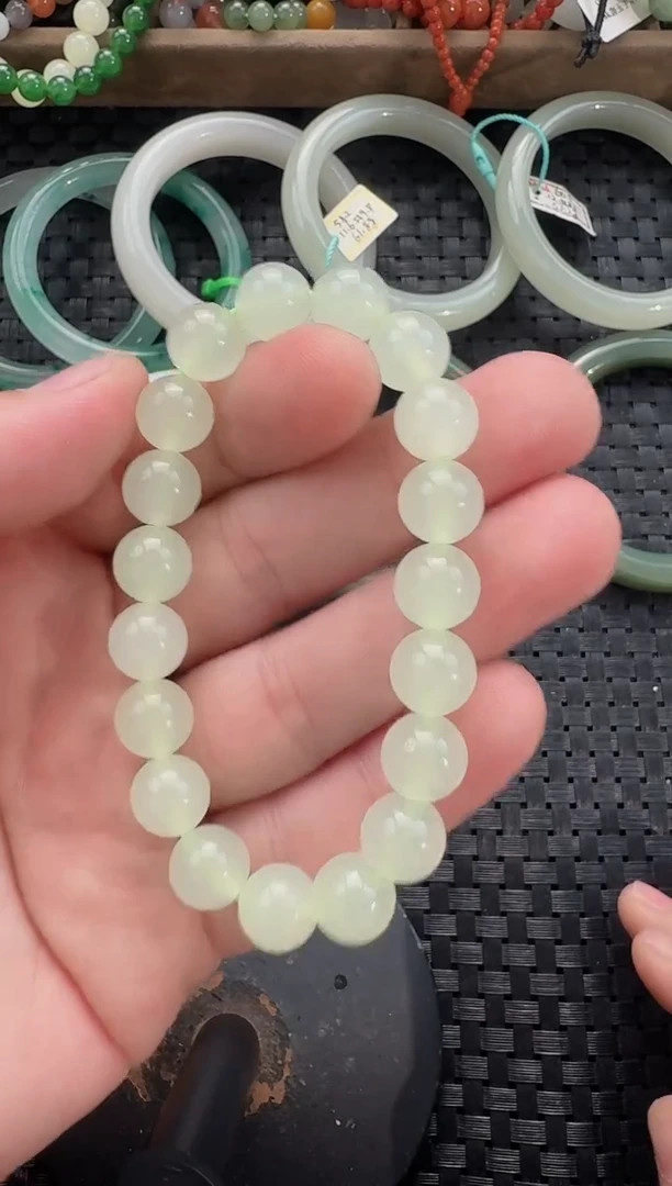 颈饰未镶嵌和田玉10mm翠色