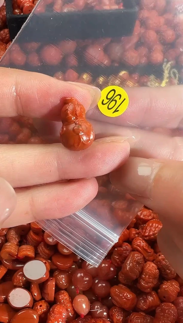 颈饰未镶嵌南红玛瑙1