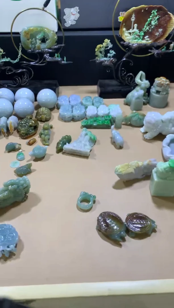 未镶嵌挂件翡翠落***情翡翠摆件