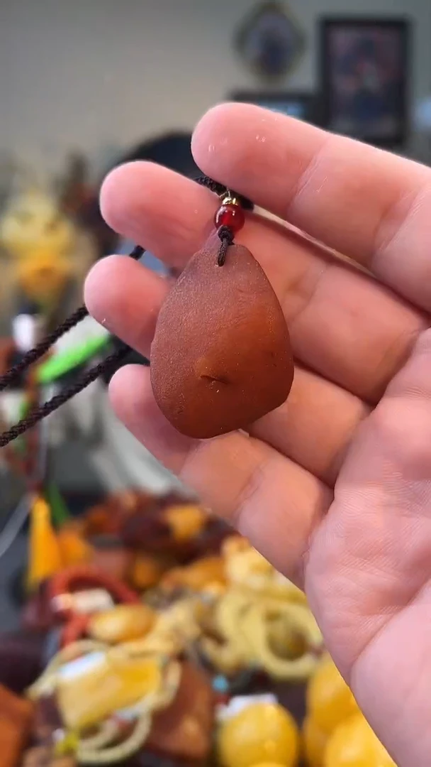 琥珀颈饰未镶嵌吊坠
