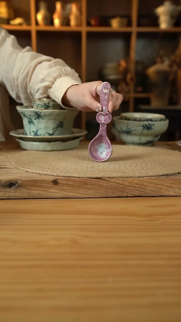 紫色系列的苹果勺子1个