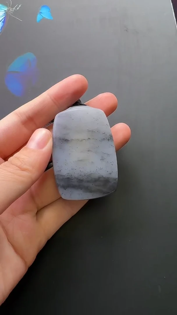 颈饰未镶嵌和田玉吊坠