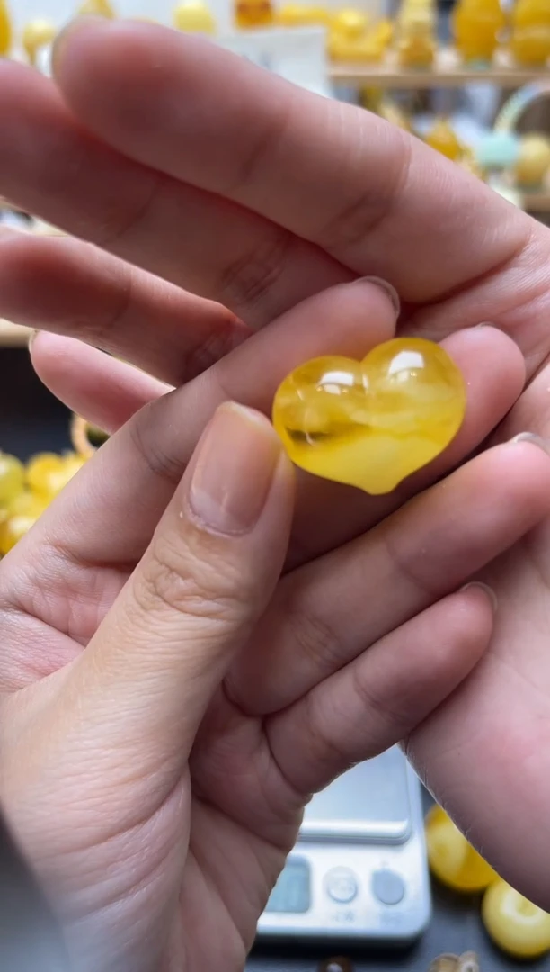 琥珀未镶嵌珠宝奇石081琥珀蜜蜡微瑕