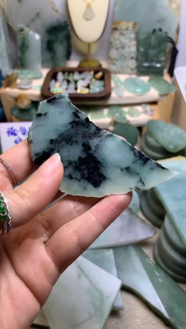 【闪购商品】翡翠挂件未镶嵌缅甸A货翡翠，没有运费险