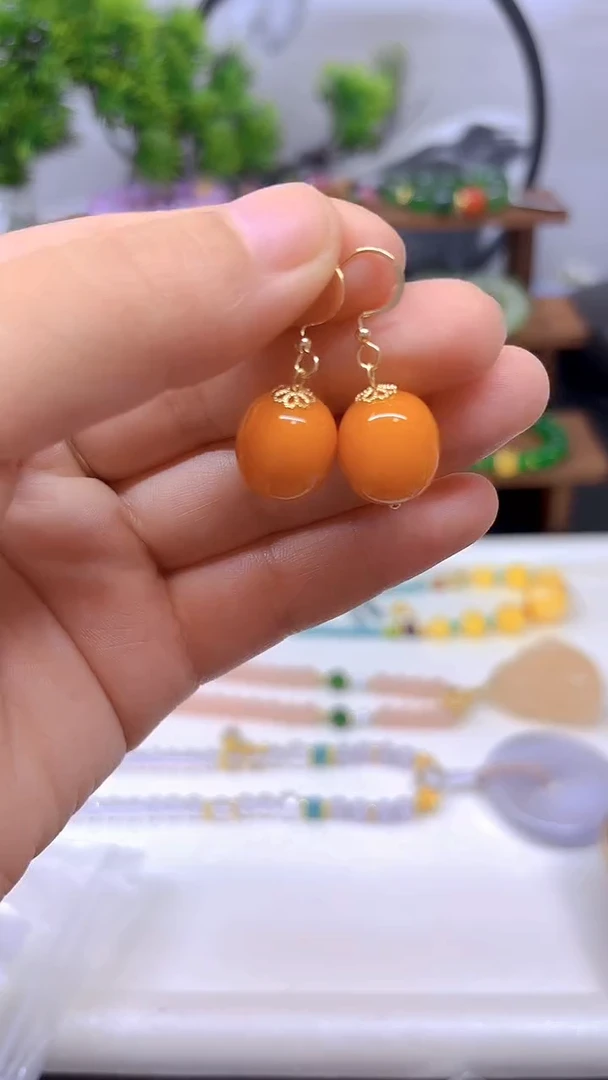 14K金镶嵌蜜蜡耳饰E72