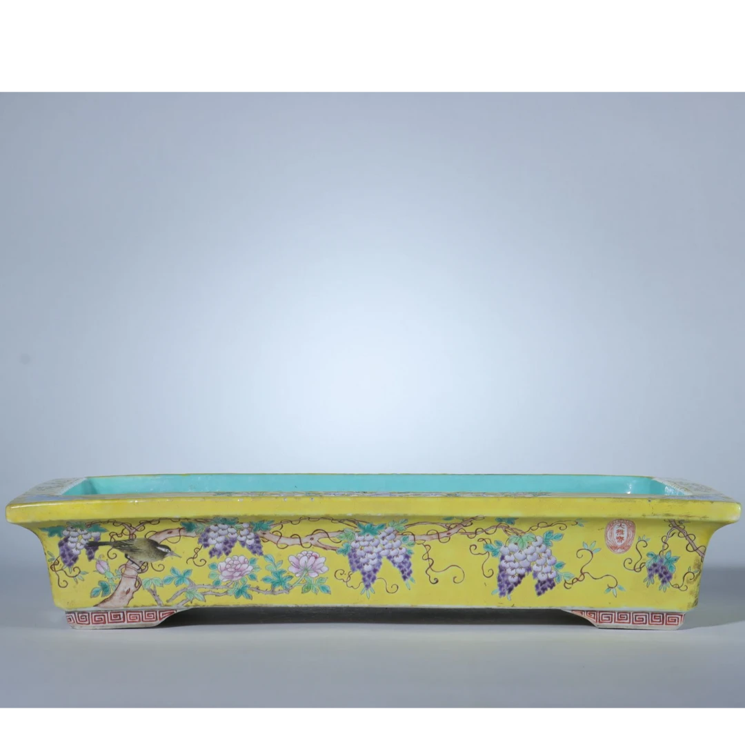 Lot.99 8 清光绪 大雅斋制黄地粉彩花鸟纹花盆 39x23x7.5cm
