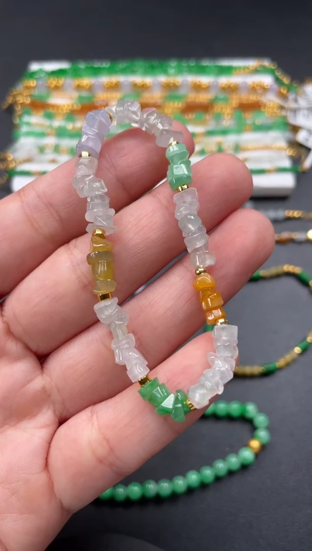 套链足金镶嵌翡翠一条   P591