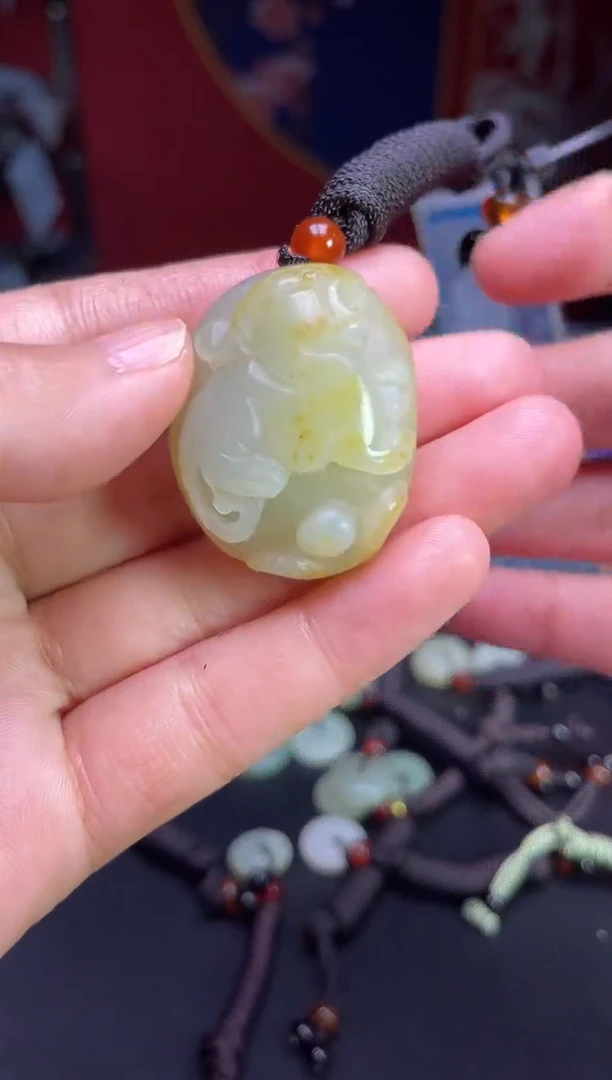 颈饰未镶嵌和田玉1